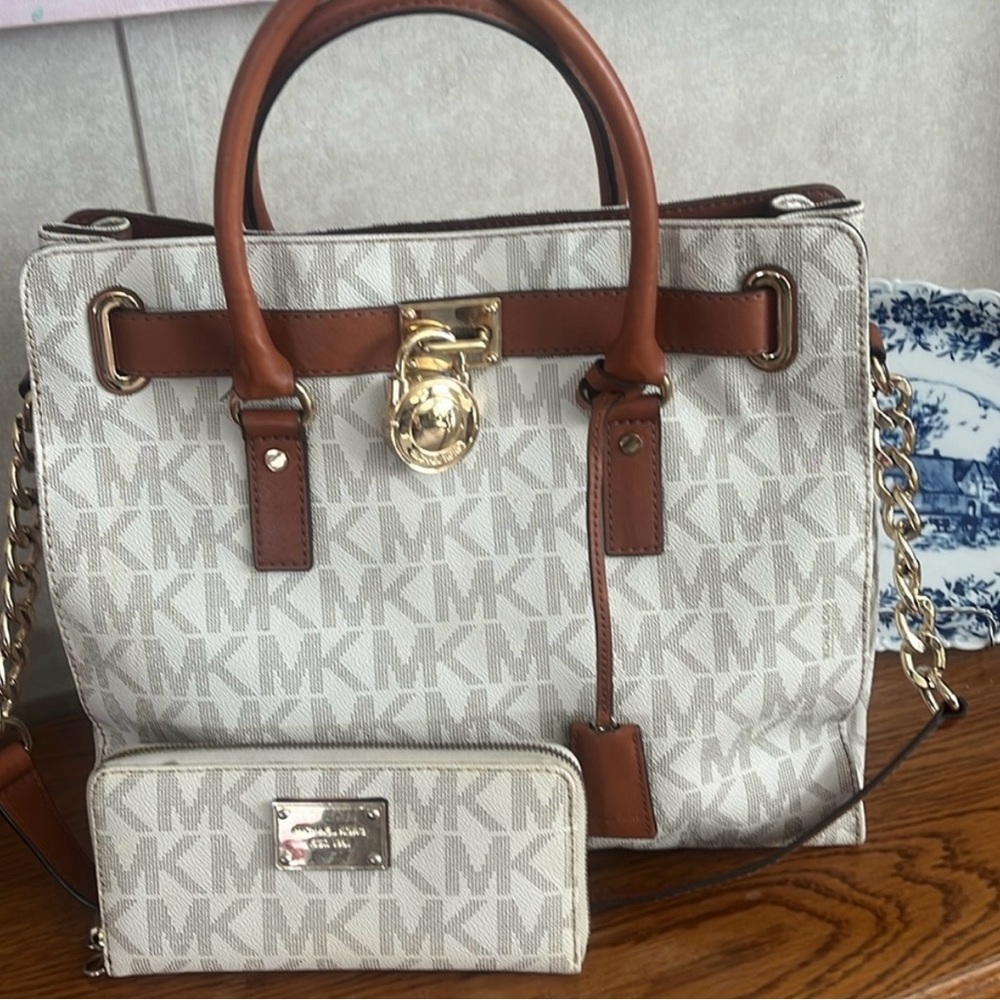 Michael Kors Hamilton Signature Bag With Matching Wallet - Picture 1 of 14
